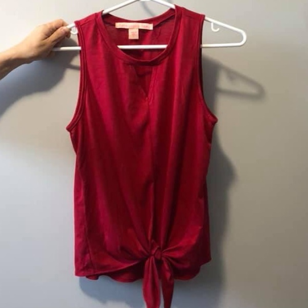 Red Sleeveless Top